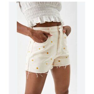 NWT- Ultra High Rise Daisy Embroidered Cream Denim Shorts By PacSun women’s 24
